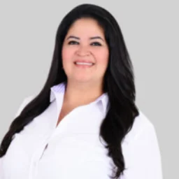 Mayra Medina